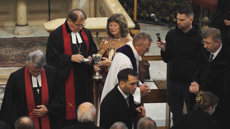 Communicatio in Sacris in Public: The Beer–Fabiny Communion Incident in Hungary